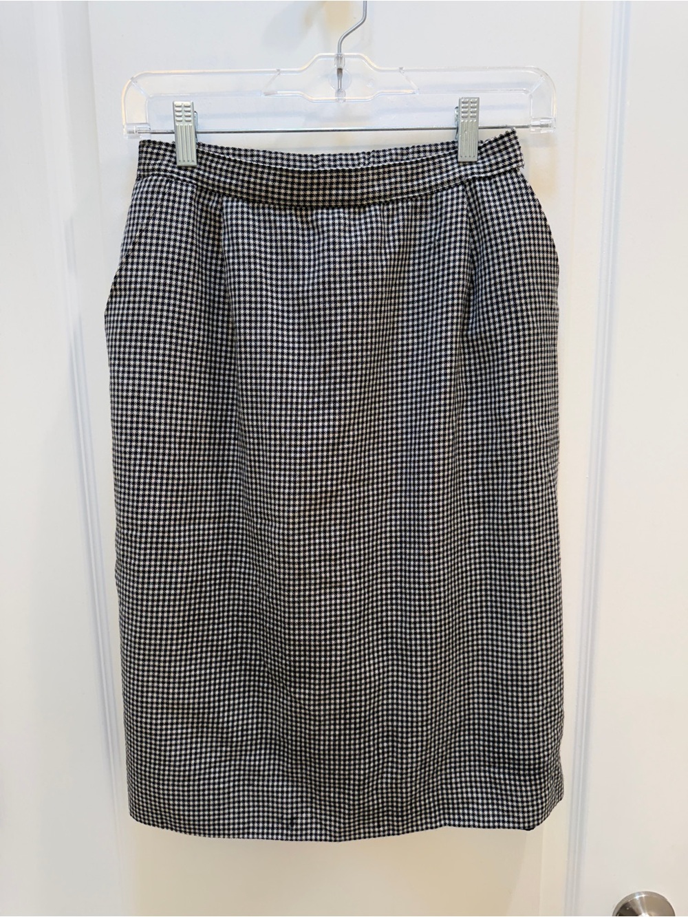 Pendleton Black and White Houndstooth wool Pencil Skirt - vintage